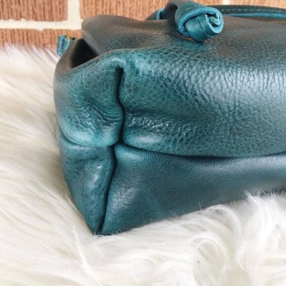 Portland Leather Goods Lagoon Small Bucket Crossbody Bag Blue Green Leather - Picture 8 of 12